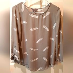 MIX by 41 Hawthorn 3/4 Sleeve Gray Feather Flowy Polyester Blouse size Small